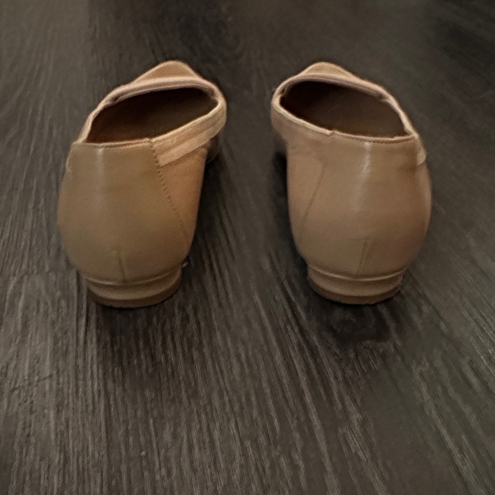 Manolo Blahnik Beige Women's Loafers - Picture 4 of 7